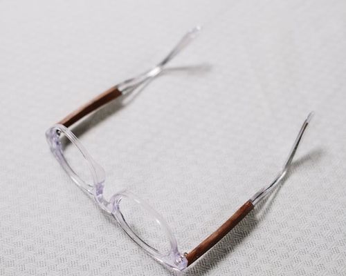 Beautiful landscape viewed through a circular frame representing clear vision.